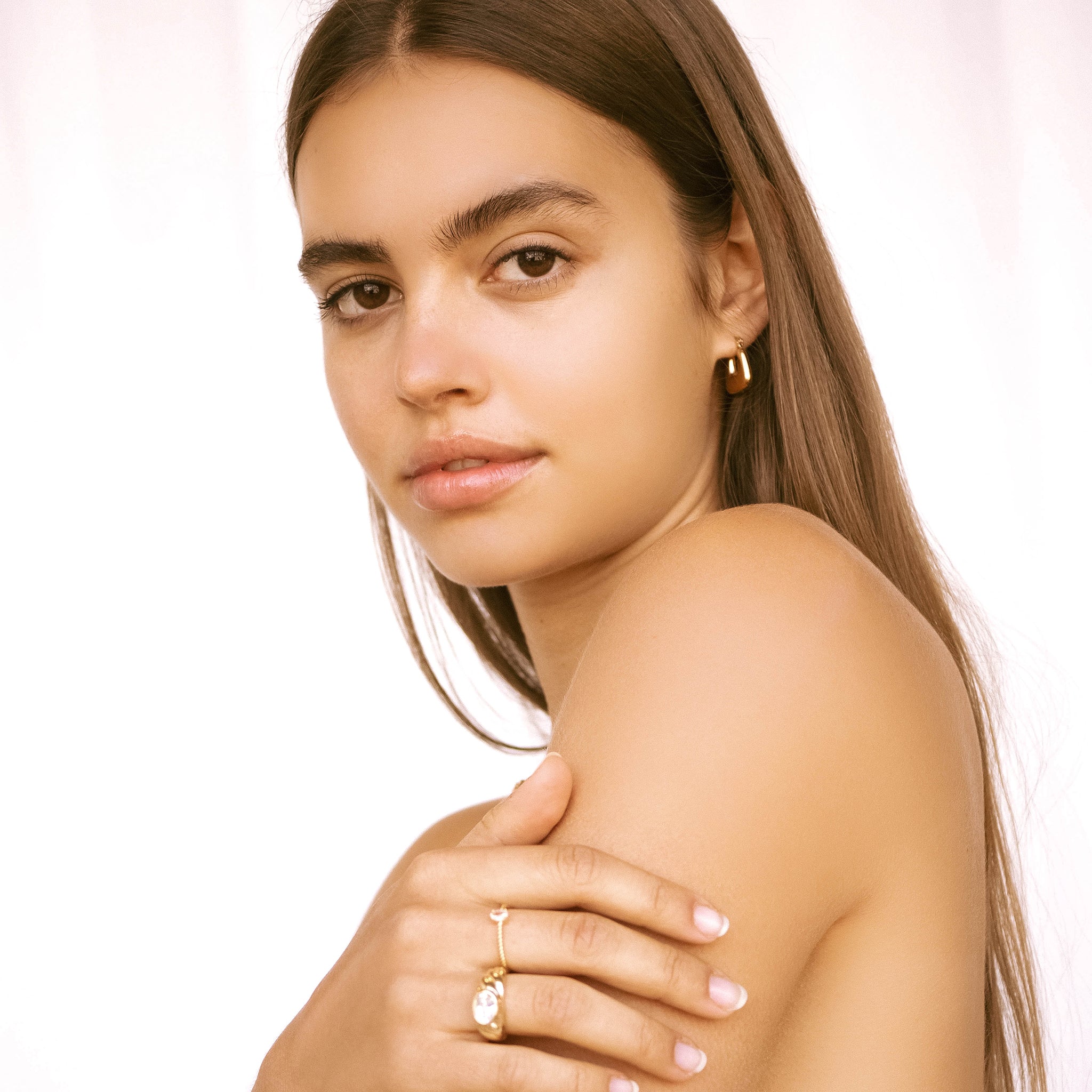 thin gold ring with tiny stone